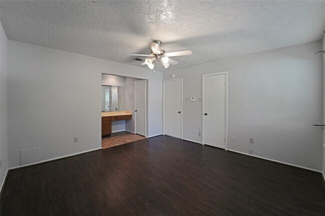 Building Photo - 21738 Dovington Ct