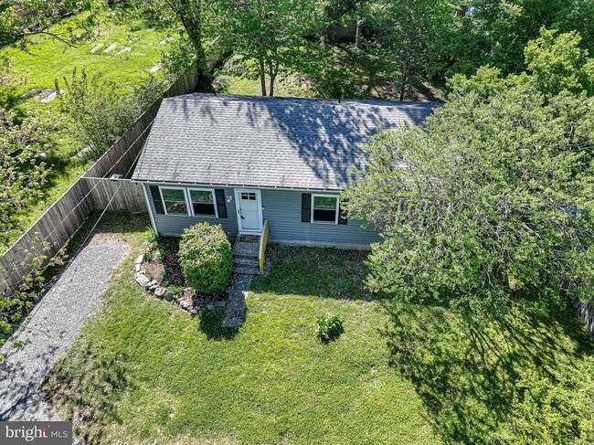 Building Photo - 101 Brooks Ln