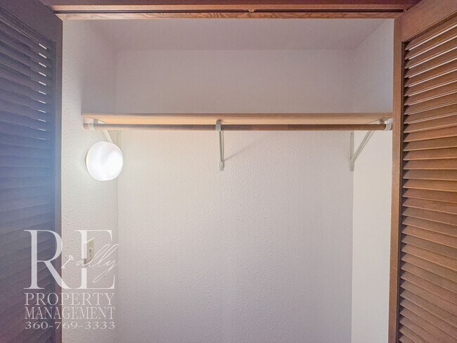 Building Photo - Vaulted 2-Bed Home with Scenic Views, Gas Fireplace & Oversized Deck