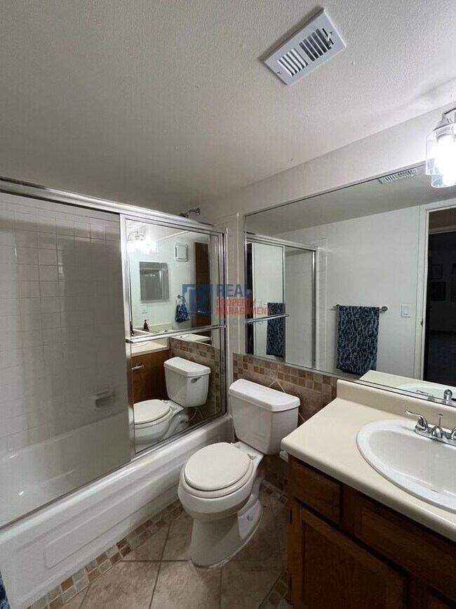 Building Photo - 3344 S Ammons St