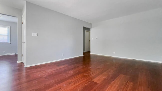 Building Photo - 5747 N 93rd St