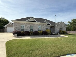 Building Photo - 219 Woodgrove Dr