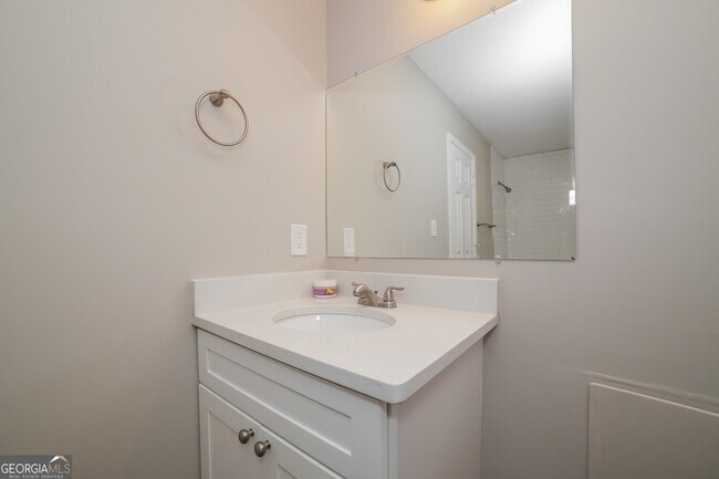 Building Photo - 2780 Deerfield Dr