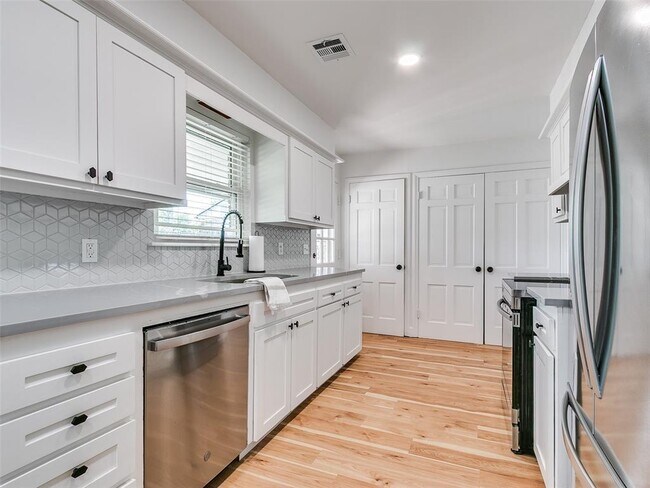 Building Photo - 2304 NW 56th Terrace