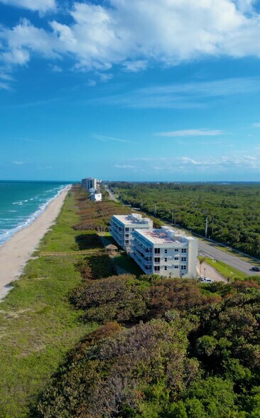 Building Photo - 4810 N Highway A1A