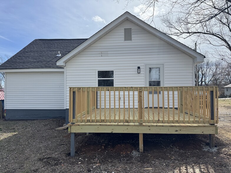 Building Photo - 138 Cherry Ln