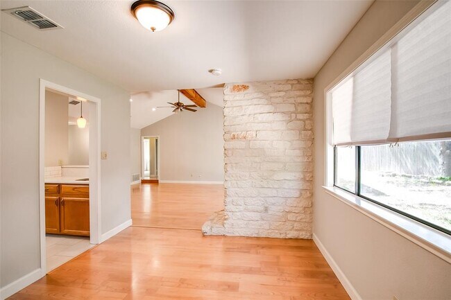Building Photo - 11920 Meadowfire Dr
