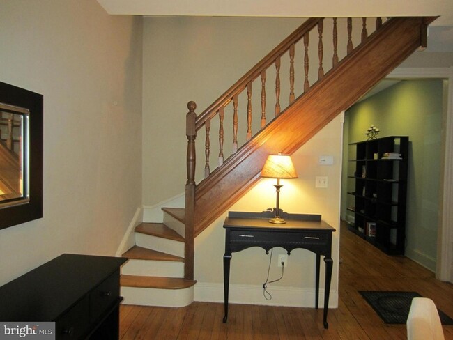 Building Photo - 3507 Elm Ave