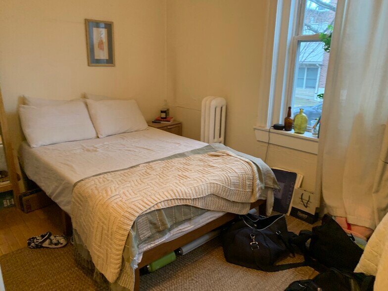 Building Photo - 66 Egmont St