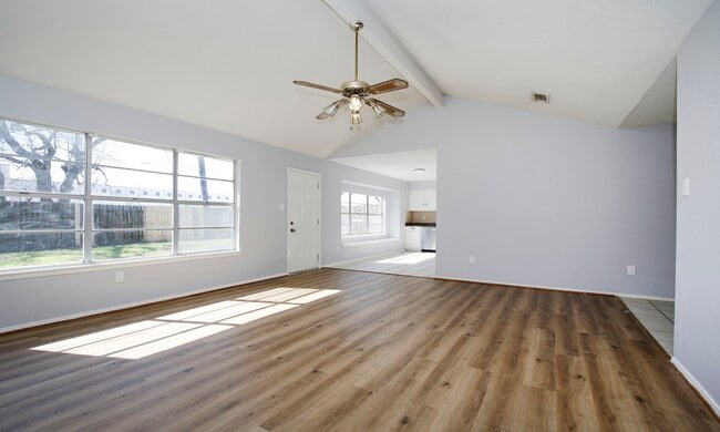 Building Photo - 14239 Montaigne Dr