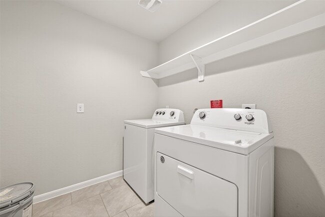 Building Photo - 7558 Highland Chase Dr