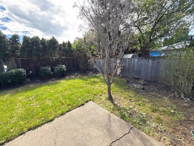 Building Photo - 4776 Buffalo Dr SE