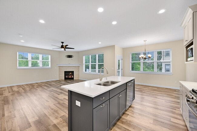 Building Photo - 2905 N 186th St