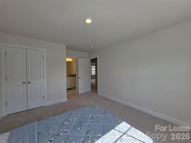 Building Photo - 2216 Skybrook Oaks Dr