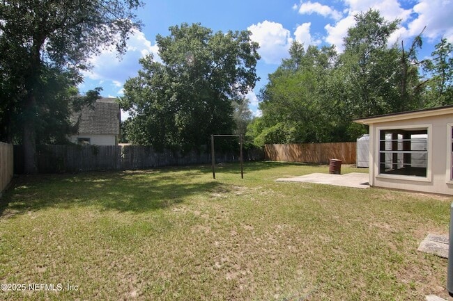 Building Photo - 137 Hercules Dr E