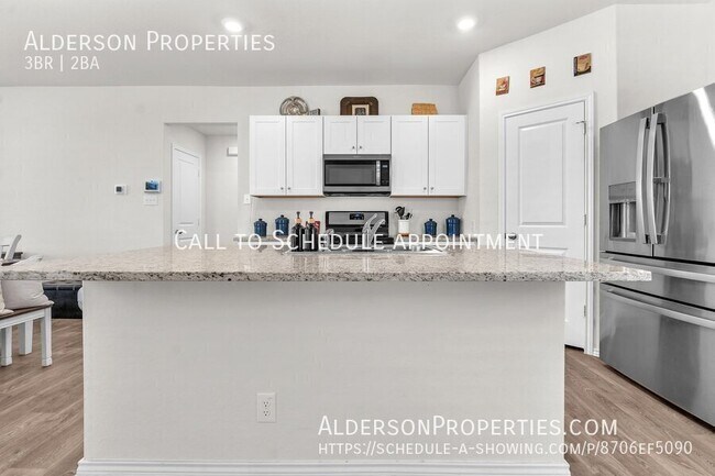 Building Photo - 4410 Lake Ritter St