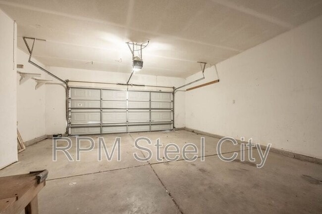 Building Photo - 265 N Paramount Ln