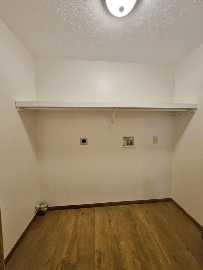 Building Photo - 101 Andrew Ct E