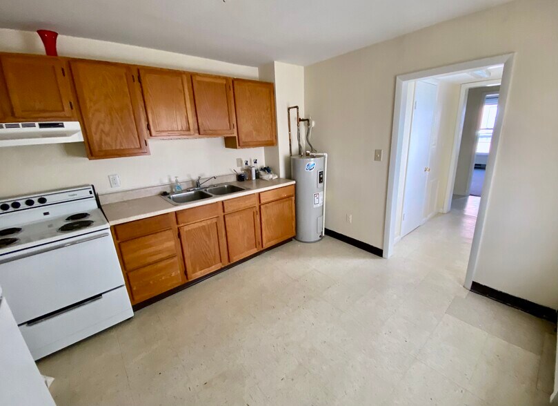 Kitchen - 1137 Light St