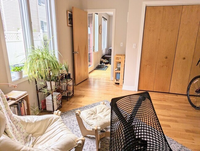 Building Photo - 24 Bay State Rd