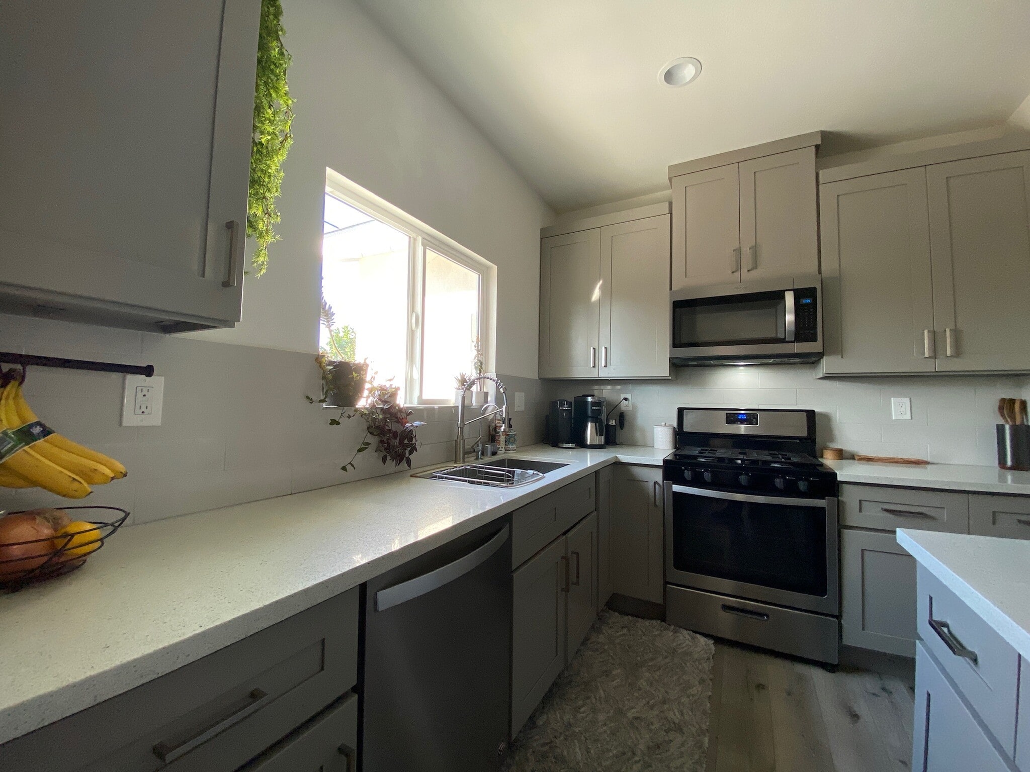 Building Photo - 13115 Siemon Ave