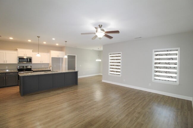 Building Photo - 512 Belmont Ave