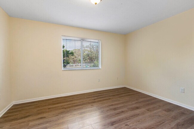 Building Photo - 8460 NW 40th St