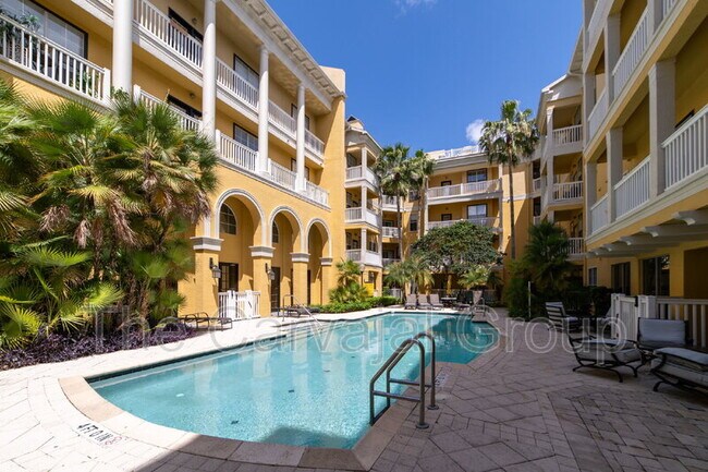 Building Photo - 860 N Orange Ave