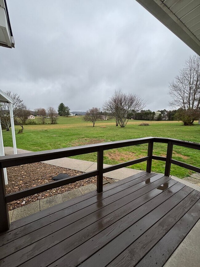 Building Photo - Newly Remodeled rancher in Halls