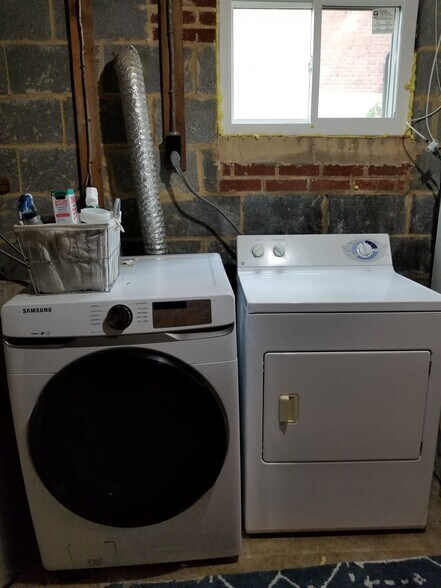 washer/dryer - 811 Whittington Ter