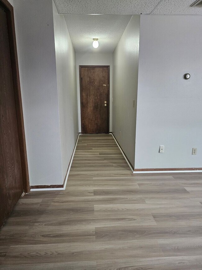 Building Photo - One Bedroom Downtown