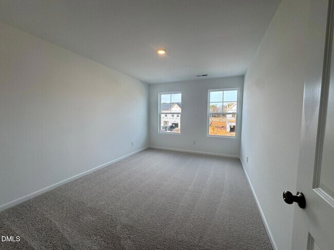 Building Photo - 233 Lily Patch Ln