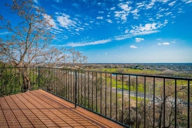 Building Photo - 2803 Crest Ave