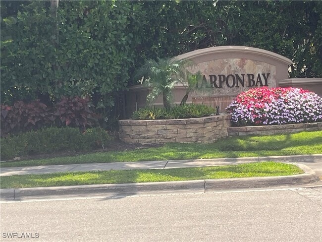 Building Photo - 1882 Tarpon Bay Dr S