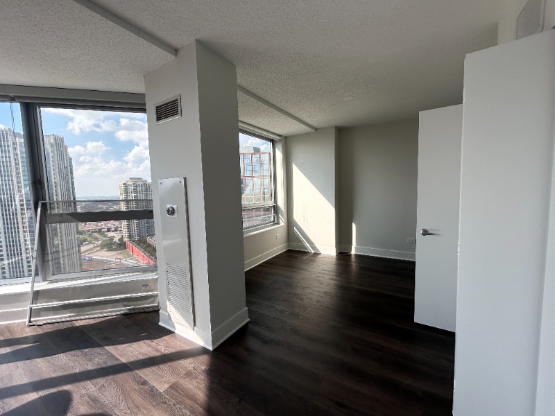 Building Photo - 309 N Canal St