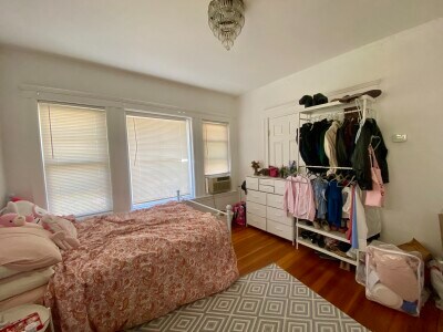 Building Photo - 100 W Adams St