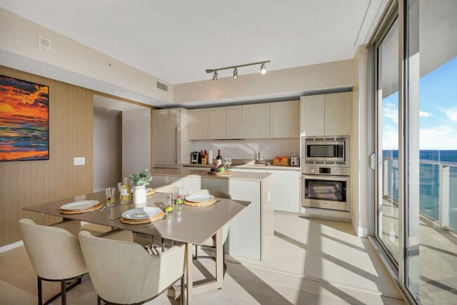 Building Photo - 4111 S Ocean Dr