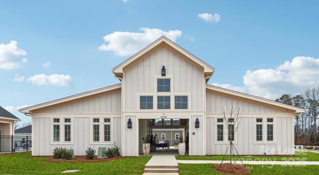 Building Photo - 9100 Bluedale Rd