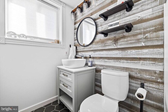 Building Photo - 6 Hounds Hollow Ct