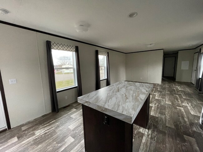 Building Photo - 39 Sparrow Hill Dr