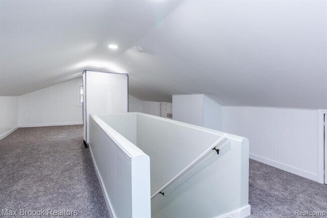 Building Photo - 4120 Lotus Dr