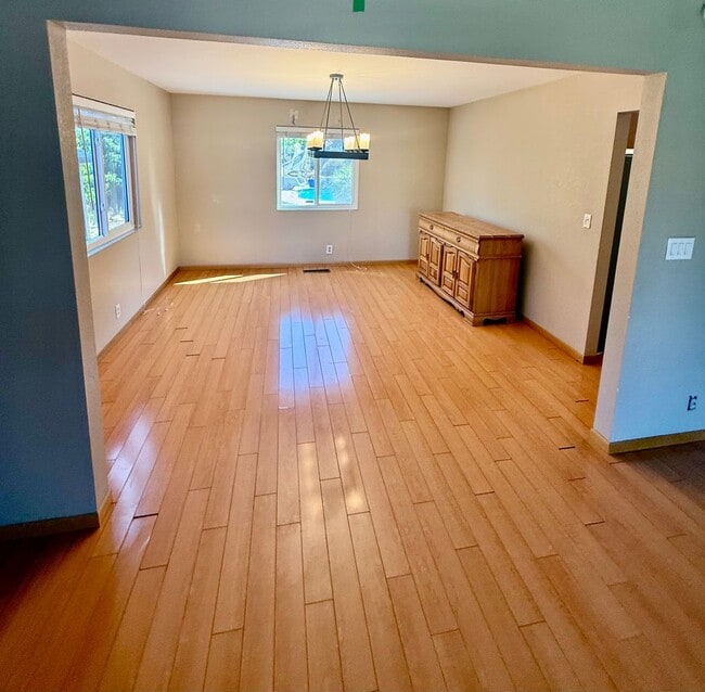 Building Photo - Beautiful 4-Bedroom, 3-Bath Home with Pool...