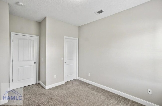 Building Photo - 147 Rimes Ave SE