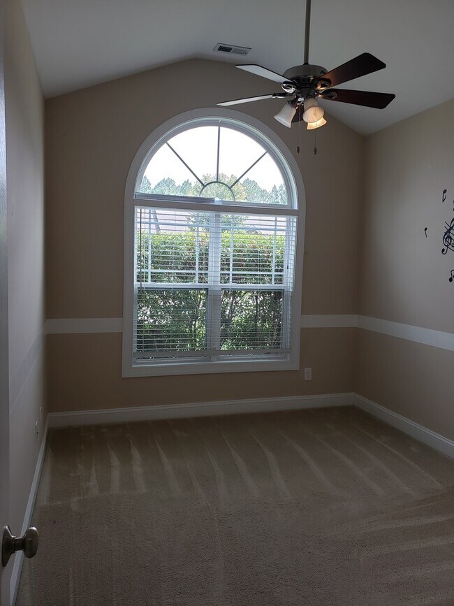 Building Photo - Dazzling 3 Bedroom Home with Bonus Room, Fenced Backyard! Located in Cooper Farms!