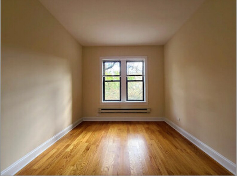 Building Photo - 3755 N Pine Grove Ave