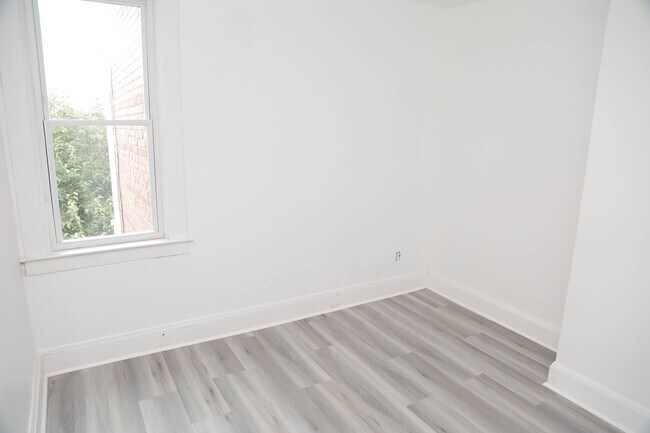 Middle Bedroom 4 - 4231 Nicholas Ave