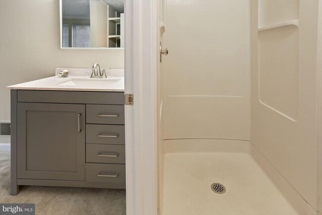 Building Photo - 2051 Gervais Dr