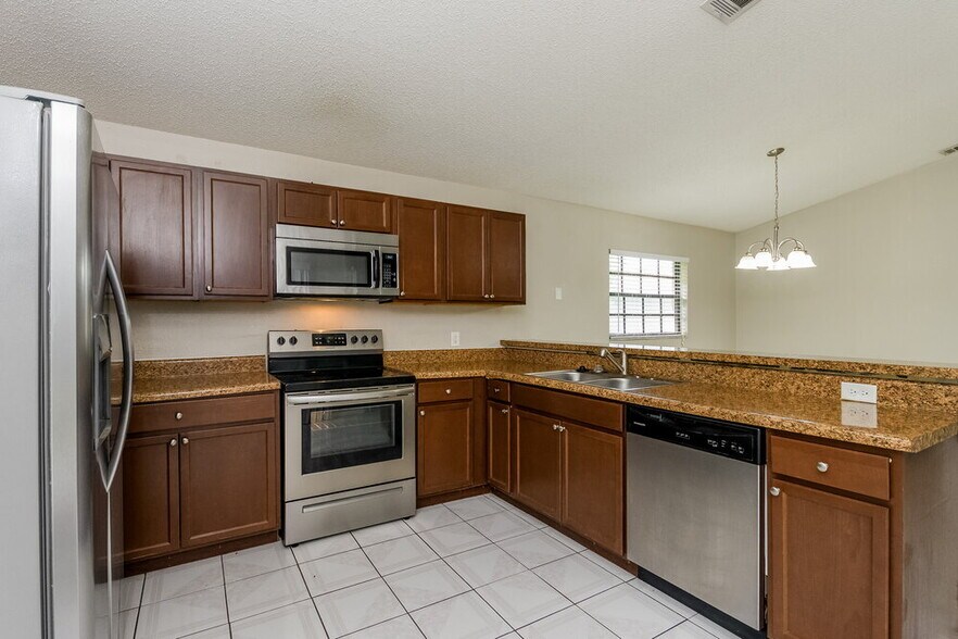 Building Photo - 1657 Sunburst Way