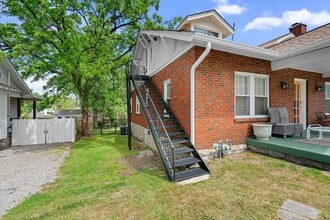 Building Photo - 2300 Ashwood Ave