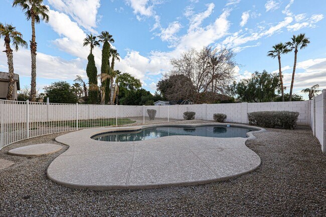 Building Photo - Location! Fully remodelled 4Bed/3Bath Home in Chandler, with pool